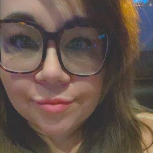 Meet your Posher, Alisha